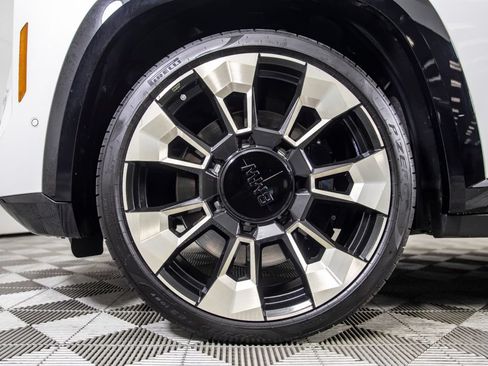 Used 2023 BMW XM AWD/4WD image 35