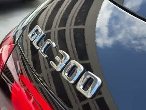 Used 2026 Mercedes-Benz GLC 300 4MATIC image 11