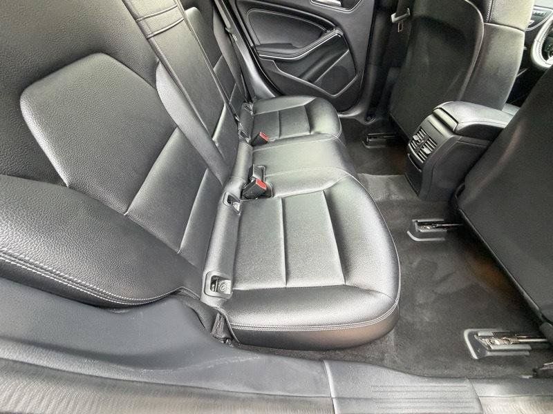 Used 2018 Mercedes-Benz GLA 250 4MATIC image 44