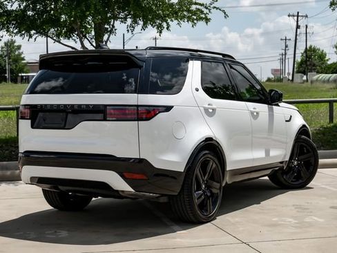 Used 2025 Land Rover Discovery Dynamic SE AWD/4WD image 10