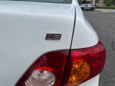 Used 2010 Toyota Corolla LE w/ All Weather Guard Pkg FWD image 5
