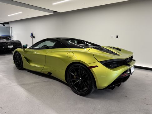 Used 2023 McLaren 720S Spider RWD image 3