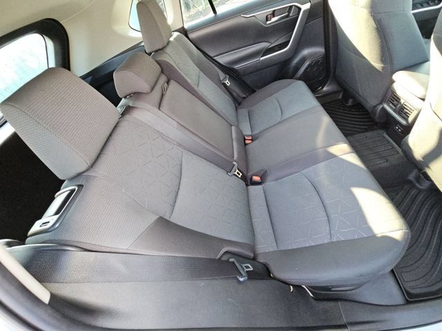 Used 2024 Toyota RAV4 XLE AWD/4WD image 29