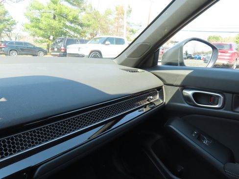 Used 2023 Honda Civic Sport image 22