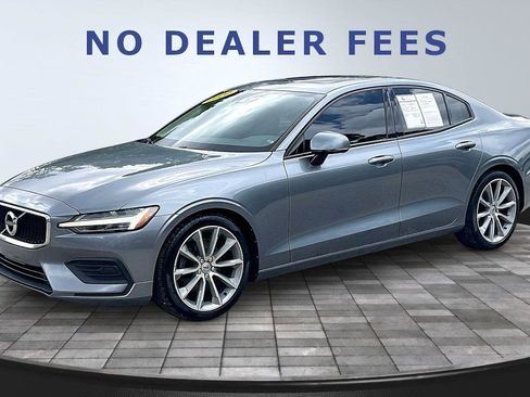Used 2020 Volvo S60 T5 Momentum w/ Protection Package image 1