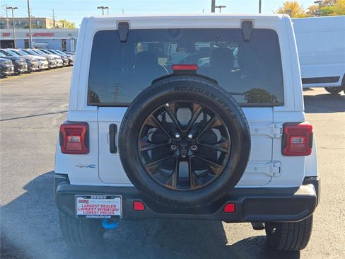 Used 2024 Jeep Wrangler Sahara image 13