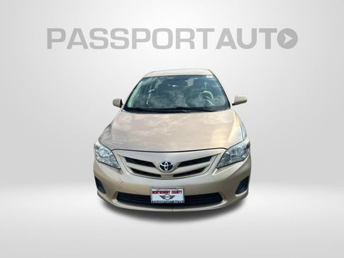 Used 2011 Toyota Corolla LE FWD image 2