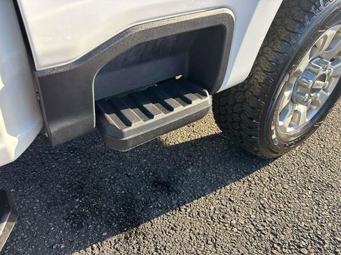 Used 2024 Ford F250 XLT image 38