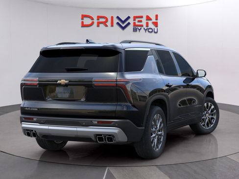 New 2026 Chevrolet Traverse LT w/ Sun and Wheel Package image 3