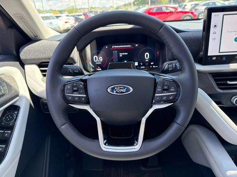 New 2026 Ford Explorer Platinum w/ LUX Leather Package AWD/4WD image 28