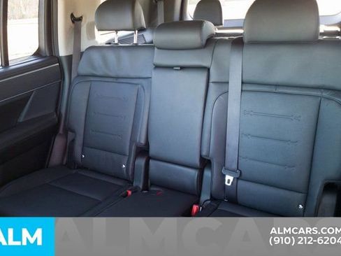 Used 2025 Hyundai Santa Fe Limited image 16