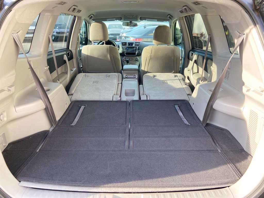 Used 2013 Toyota Highlander Plus FWD image 28