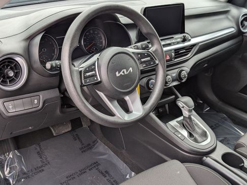 Used 2024 Kia Forte LXS image 3