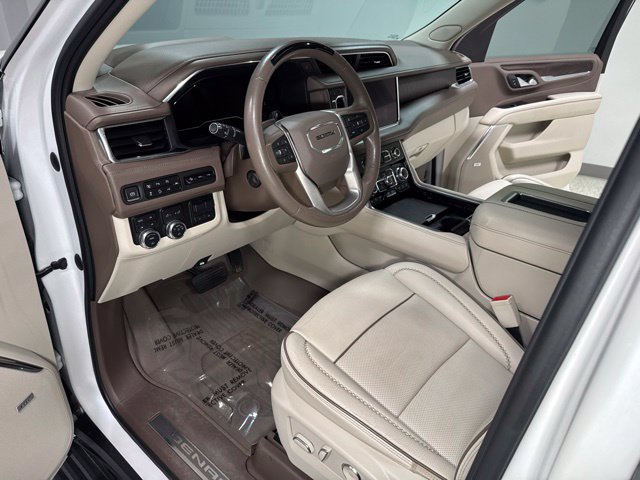 Used 2023 GMC Yukon XL Denali w/ Denali Reserve Package AWD/4WD image 15