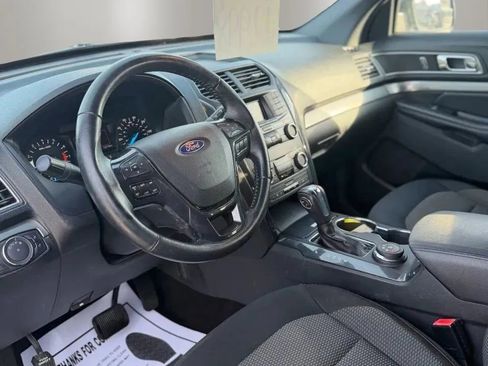 Used 2018 Ford Explorer XLT AWD/4WD image 12