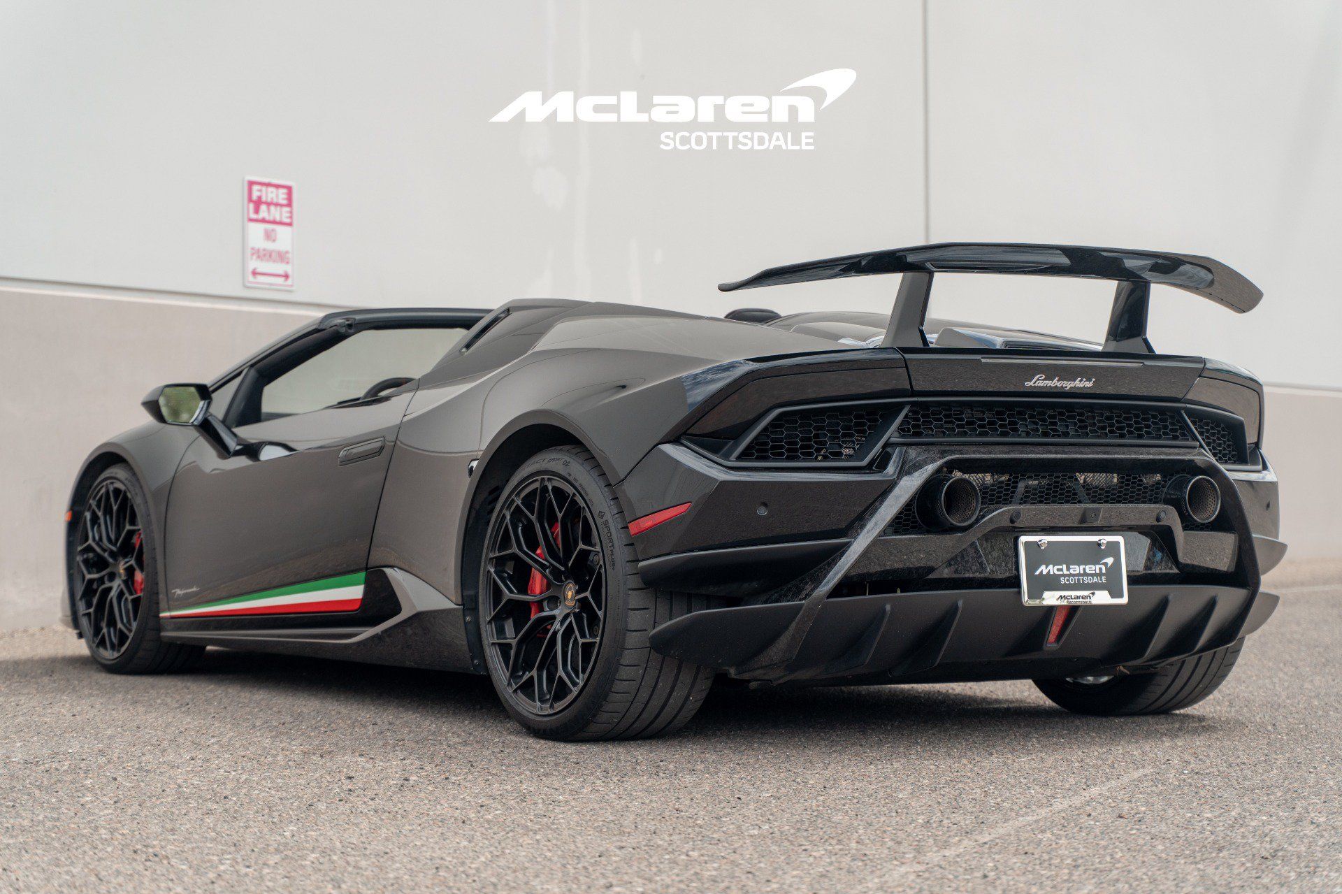 Used 2019 Lamborghini Huracan Performante AWD/4WD image 5