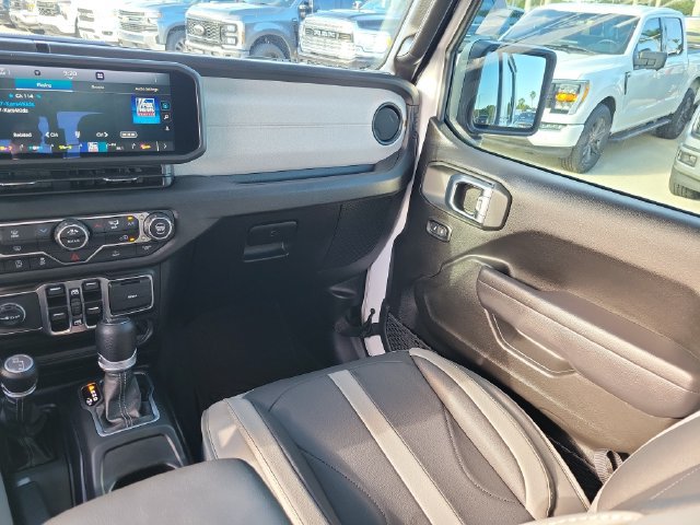 Used 2025 Jeep Gladiator Sport AWD/4WD image 20