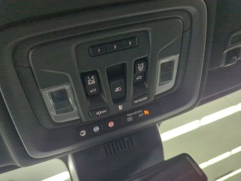 Used 2025 Chevrolet Silverado 1500 High Country w/ High Country Premium Package AWD/4WD image 23