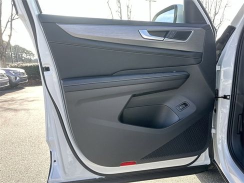 New 2026 Volkswagen Atlas Cross Sport SE image 13