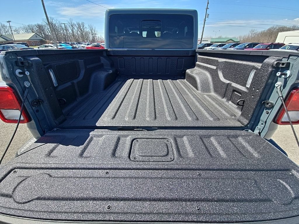 New 2026 Jeep Gladiator Sport AWD/4WD image 13