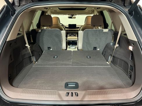 Used 2023 Lincoln Aviator Reserve w/ Equipment Group 201A AWD/4WD image 23