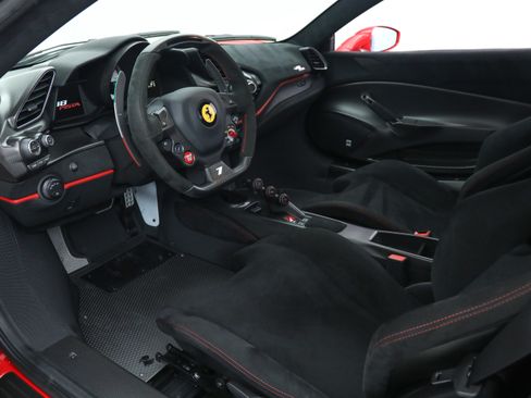 Certified 2020 Ferrari 488 Pista Coupe image 2