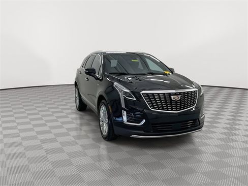 Certified 2022 Cadillac XT5 Premium Luxury w/ Technology Package image 2