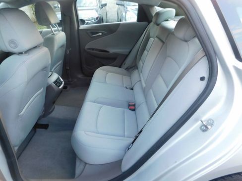 Used 2021 Chevrolet Malibu LT FWD image 5