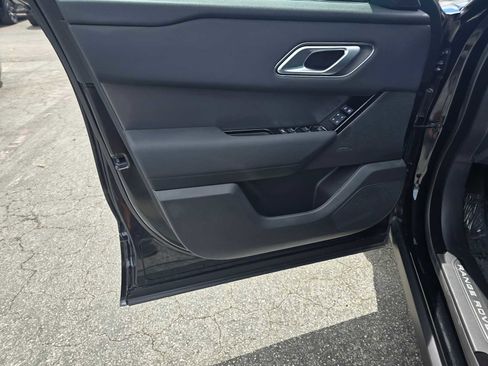 New 2025 Land Rover Range Rover Velar Dynamic SE image 23