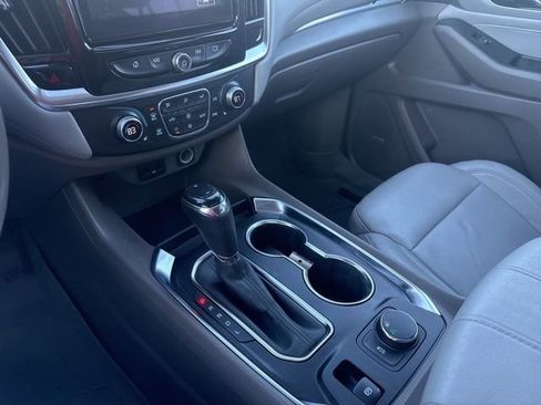 Used 2018 Chevrolet Traverse LT image 23