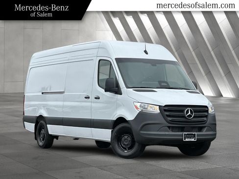 Used 2026 Mercedes-Benz Sprinter 2500 image 1