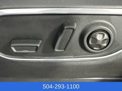 Used 2024 Jeep Wagoneer L Series II RWD image 22