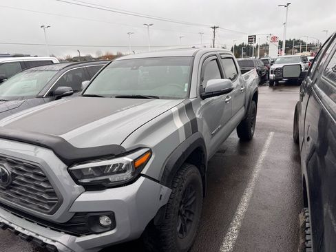 Used 2021 Toyota Tacoma TRD Off-Road w/ TRD Premium Off Road Package image 3