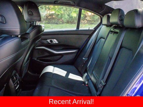 Used 2022 BMW 330i Sedan w/ M Sport Package RWD image 7