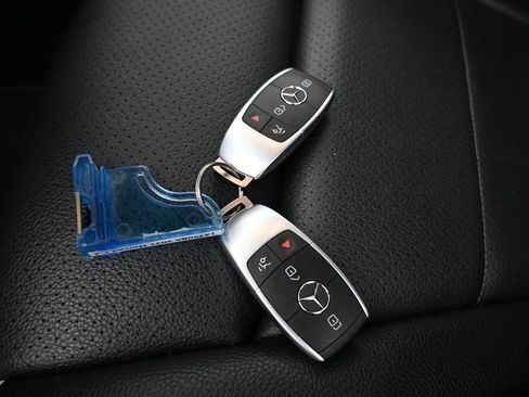 Used 2021 Mercedes-Benz C 300 4MATIC Sedan image 54