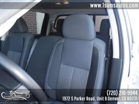 Used 2023 Nissan Titan S image 14