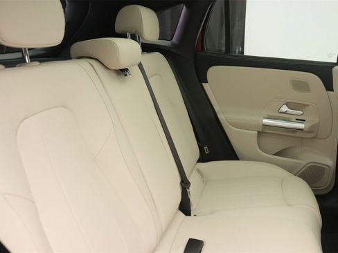 New 2026 Mercedes-Benz GLA 250 image 10