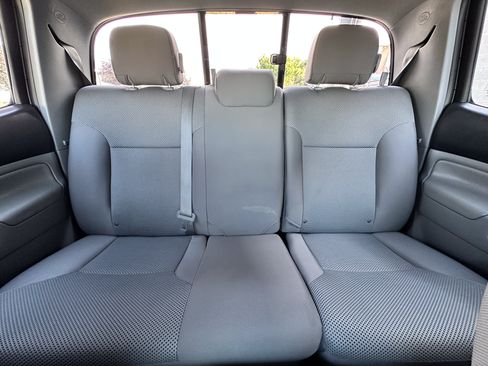 Used 2015 Toyota Tacoma 4x4 Double Cab w/ TRD Sport Package image 33
