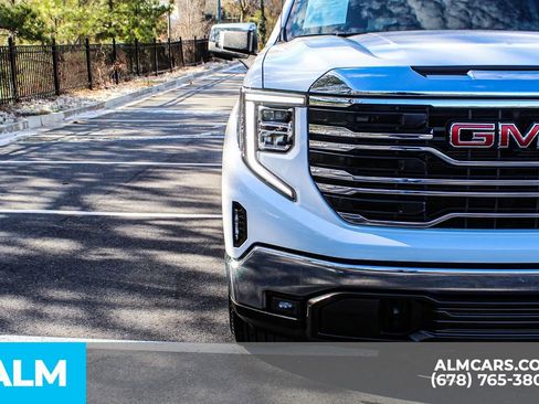 Used 2025 GMC Sierra 1500 SLT image 10