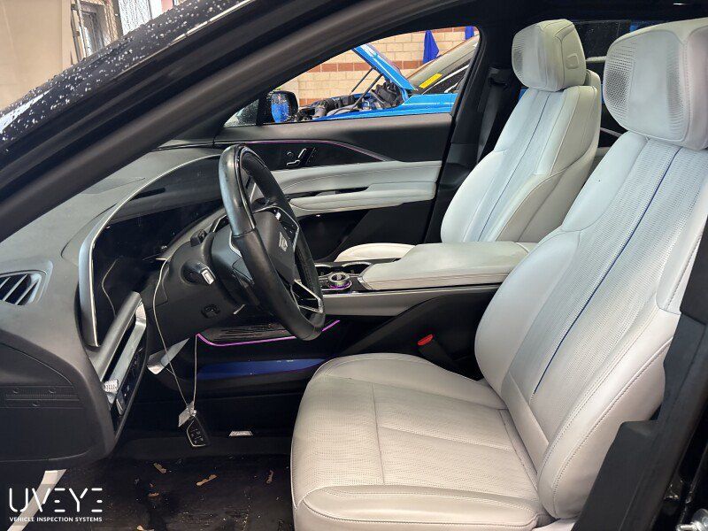Used 2024 Cadillac Lyriq Luxury w/ LPO, Floor Liner Package AWD/4WD image 5