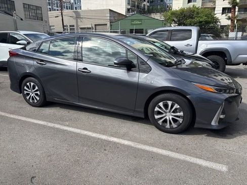 Used 2020 Toyota Prius Prime Limited image 3