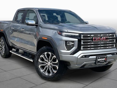 Used 2024 GMC Canyon Denali image 3