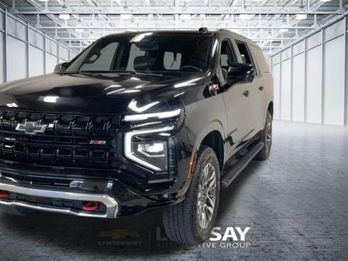 Used 2025 Chevrolet Suburban Z71 AWD/4WD image 5