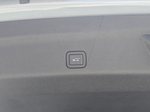 Used 2025 Cadillac Escalade V AWD/4WD image 17