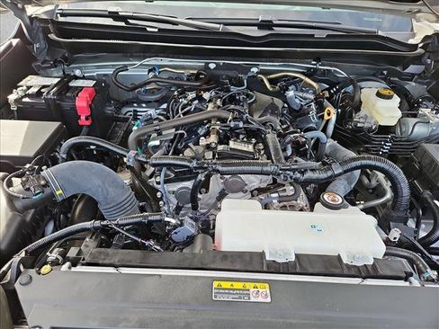 Used 2025 Toyota Tacoma SR5 AWD/4WD image 22