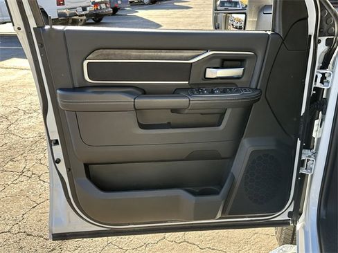 Used 2024 RAM 2500 Big Horn w/ Bed Utility Group image 27