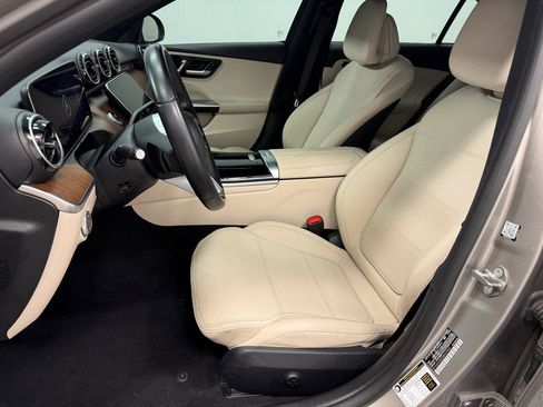 Used 2022 Mercedes-Benz C 300 Sedan image 4