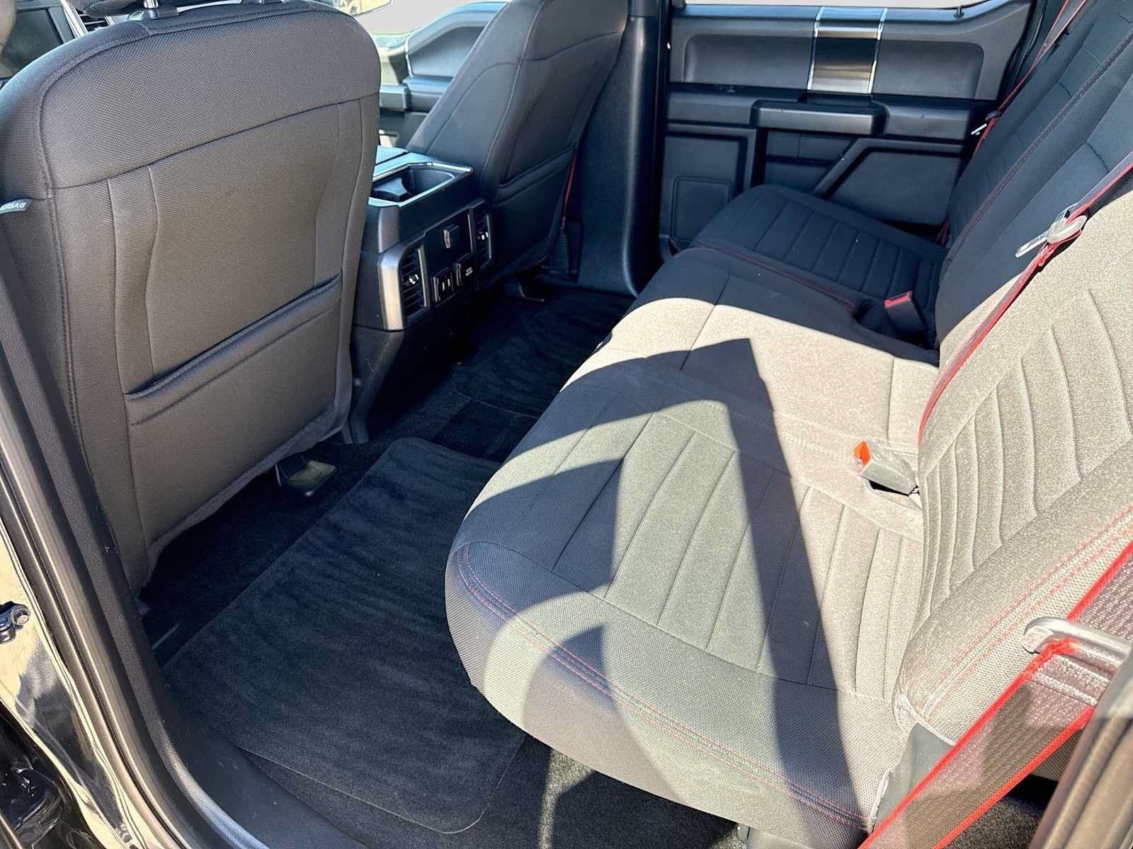 Used 2018 Ford F150 XLT w/ Equipment Group 302A Luxury AWD/4WD image 18