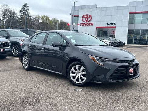 Used 2025 Toyota Corolla LE image 1