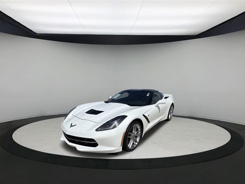 Used 2019 Chevrolet Corvette Stingray Coupe RWD image 1